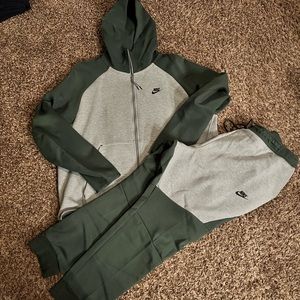 Nike Tech Fleece